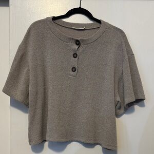 ❤️ 2/$20 Gray Button-Up Women's Top